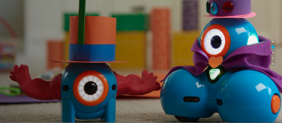 Rendere l'apprendimento divertente per i bambini con i robot interattivi di Wonder officina