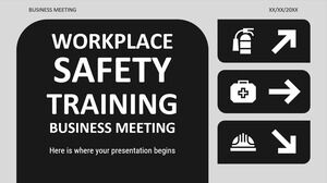 اجتماع عمل للتدريب على السلامة في مكان العمل