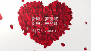 Sfondo a forma di cuore composto da petali di rosa per il download del modello PPT dell'album di nozze