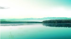 Dwa eleganckie zdjęcia PPT scenerii jezior i gór